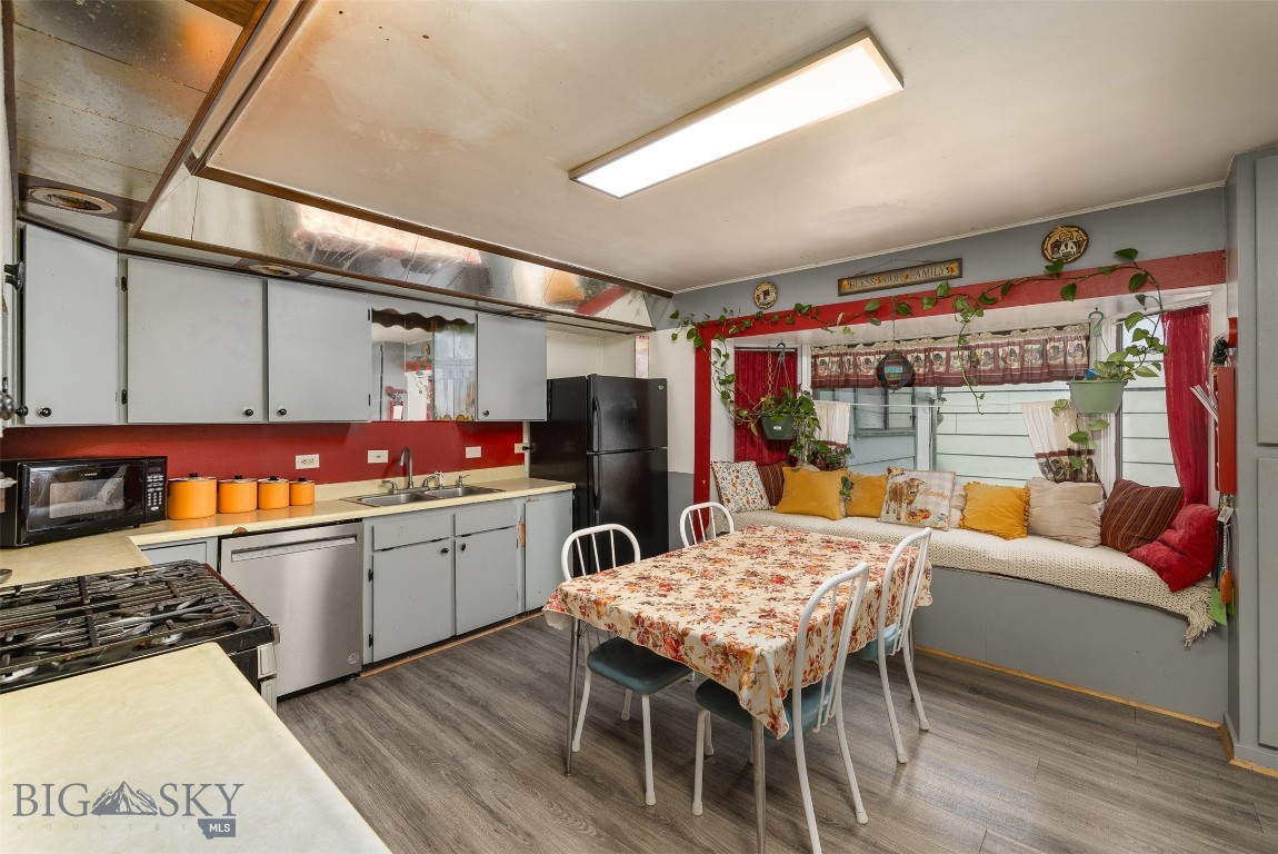 123 S E Street Property Photo 15