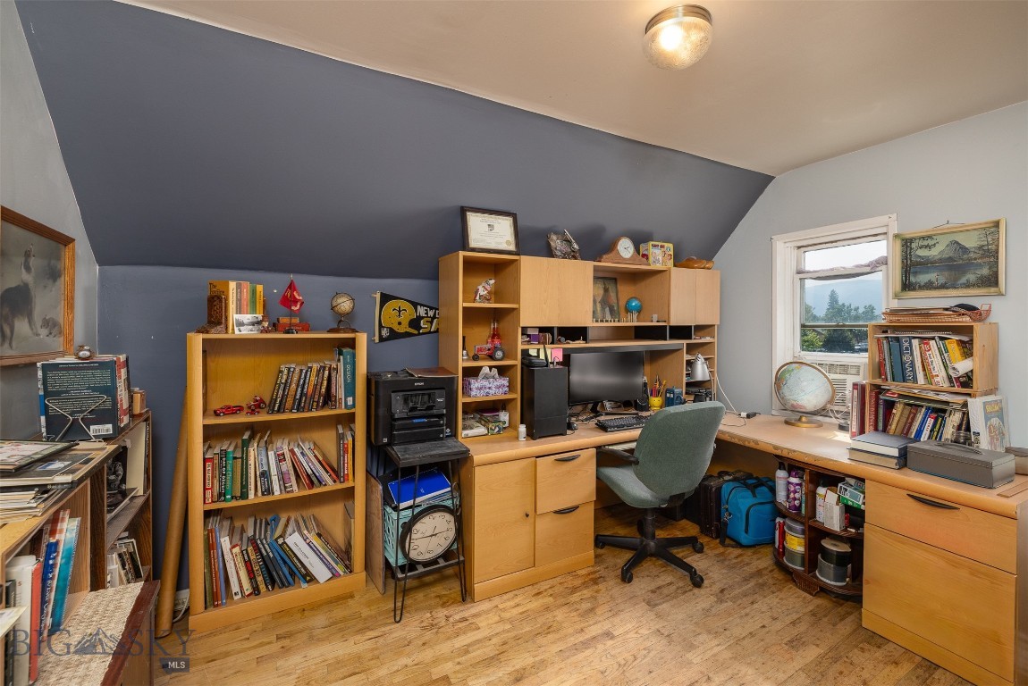 123 S E Street Property Photo 24