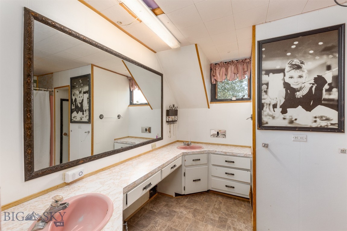 123 S E Street Property Photo 26