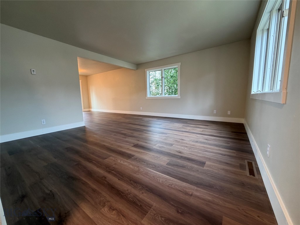 3007 Meadowlark Lane Property Photo 2