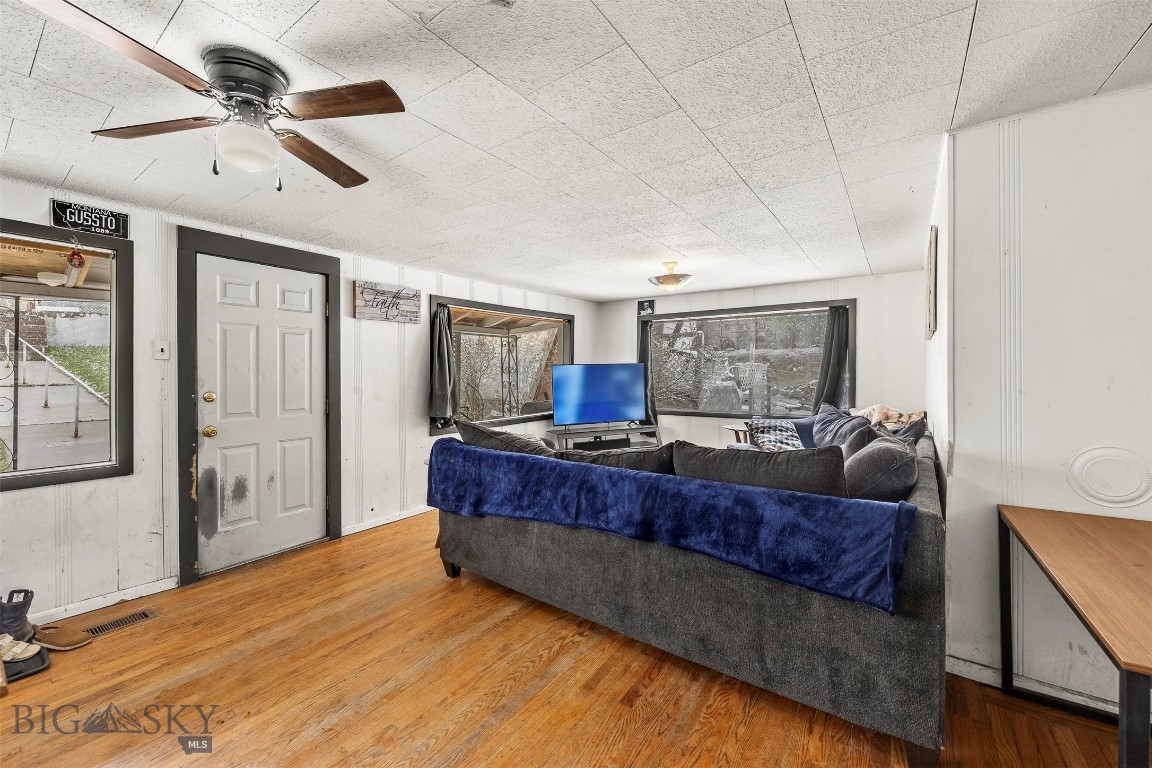 34 E Center Property Photo 8