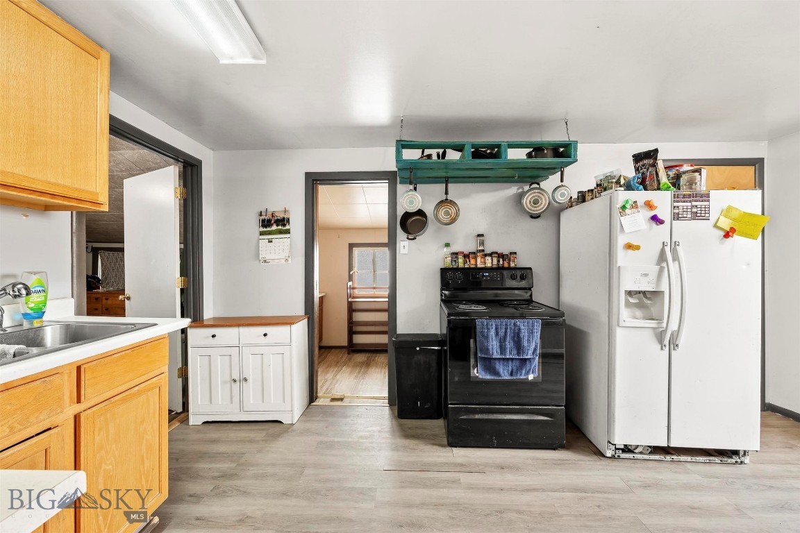 34 E Center Property Photo 12