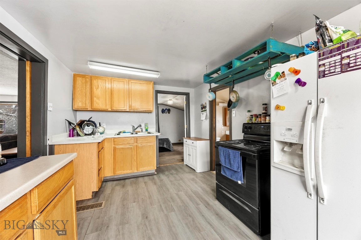 34 E Center Property Photo 13