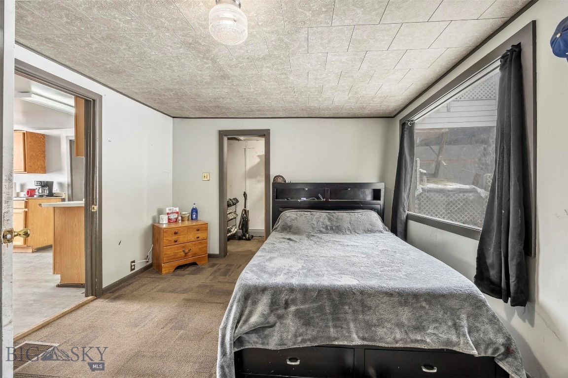 34 E Center Property Photo 20