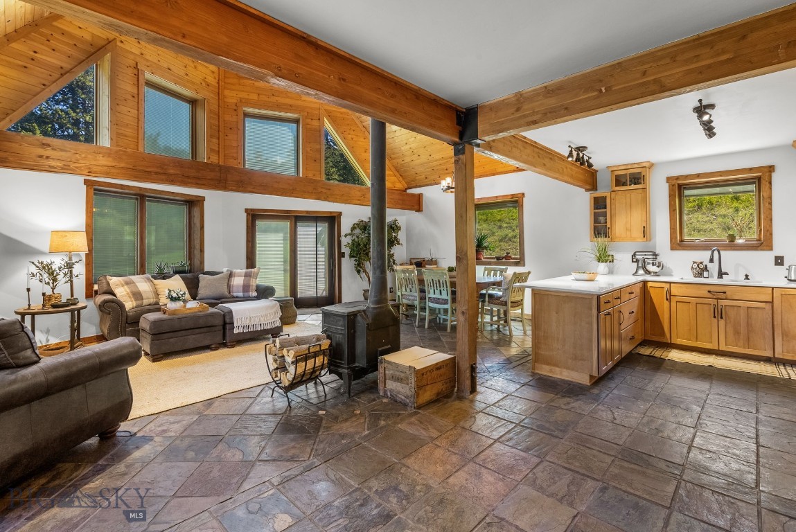 3395 Trail Creek Road Property Photo 4