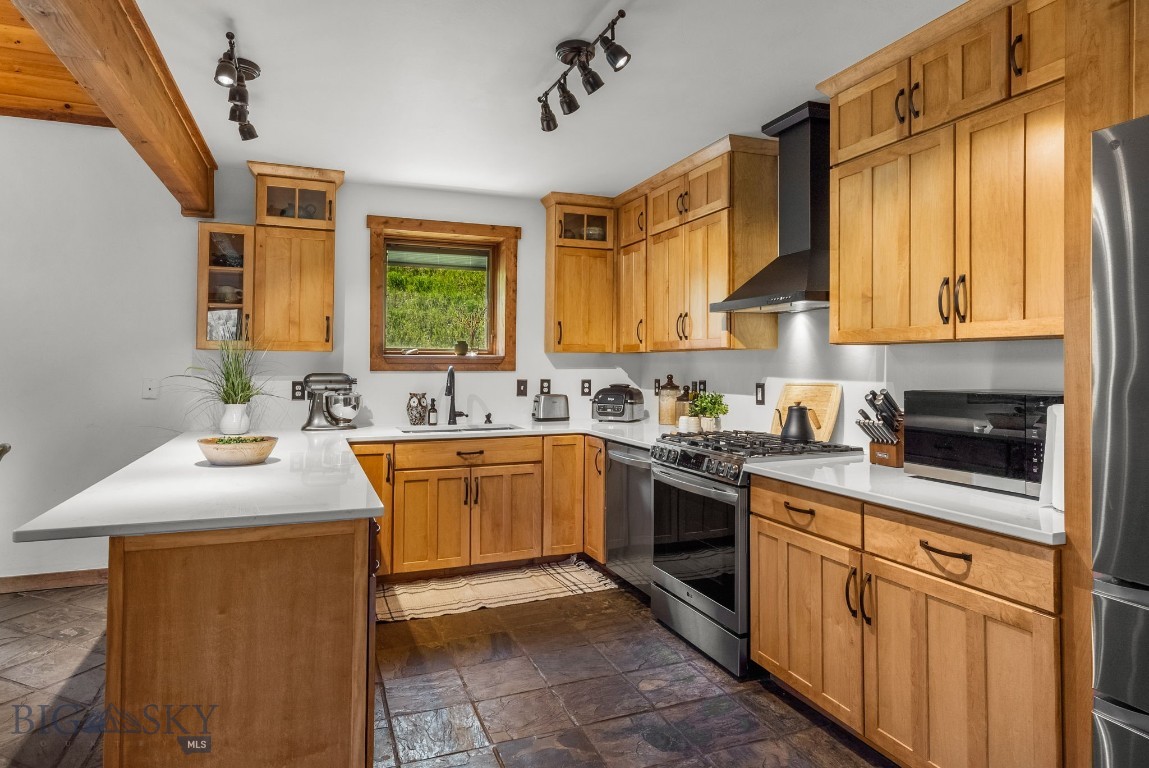 3395 Trail Creek Road Property Photo 5