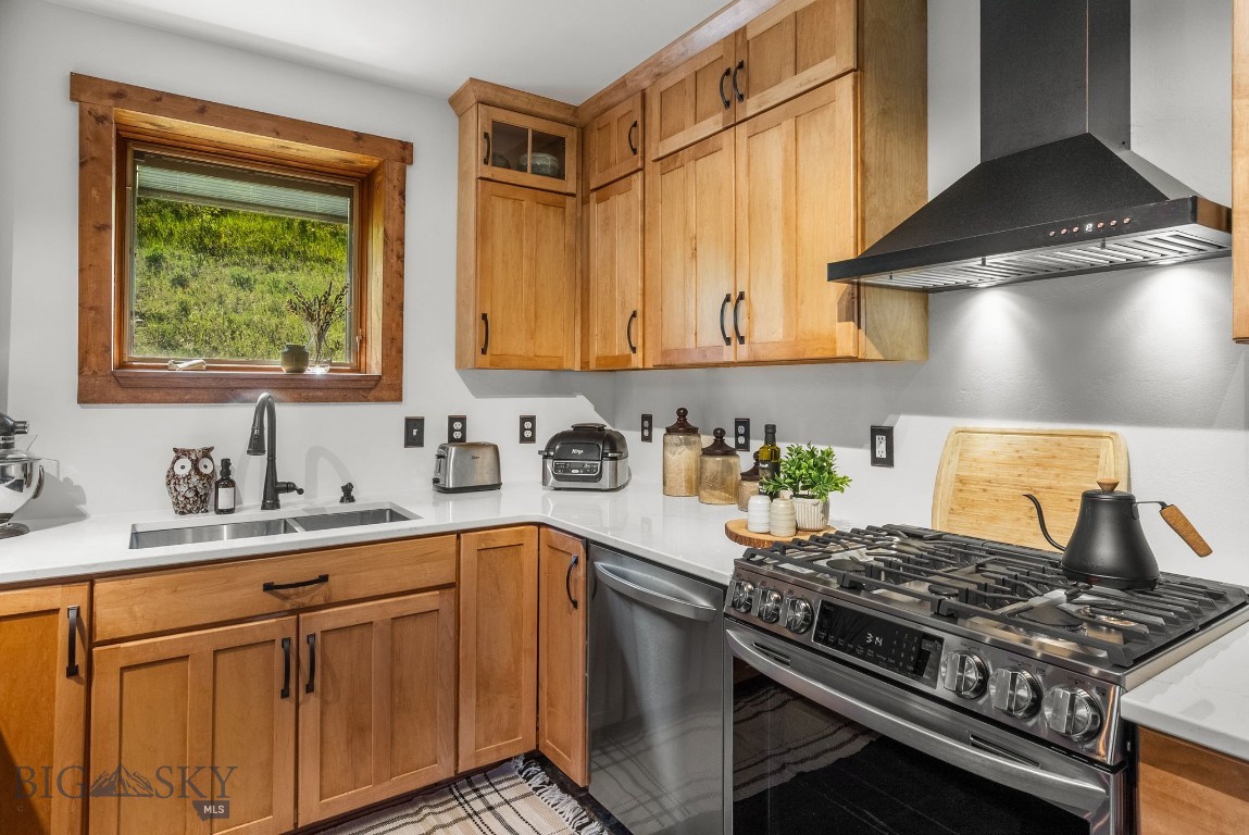 3395 Trail Creek Road Property Photo 6