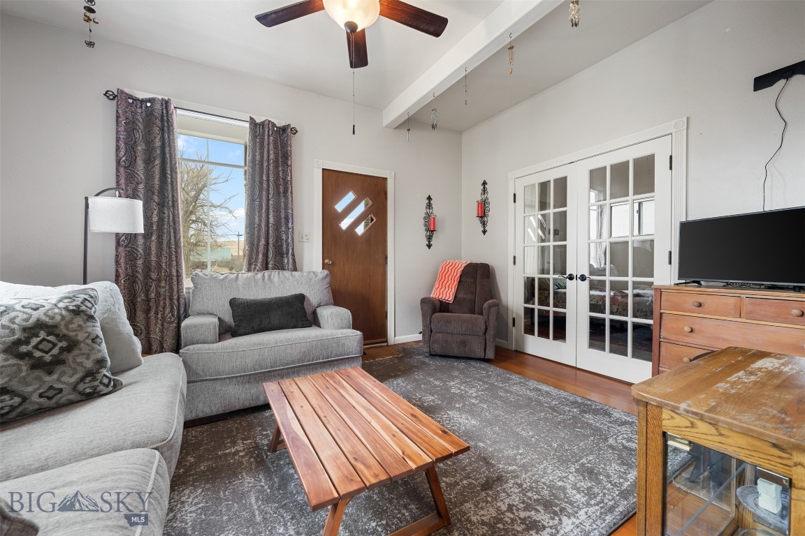1740 Grand Property Photo 5