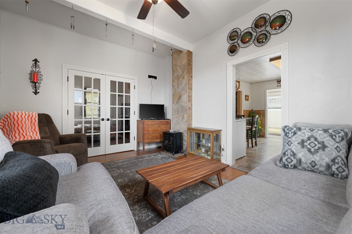 1740 Grand Property Photo 6