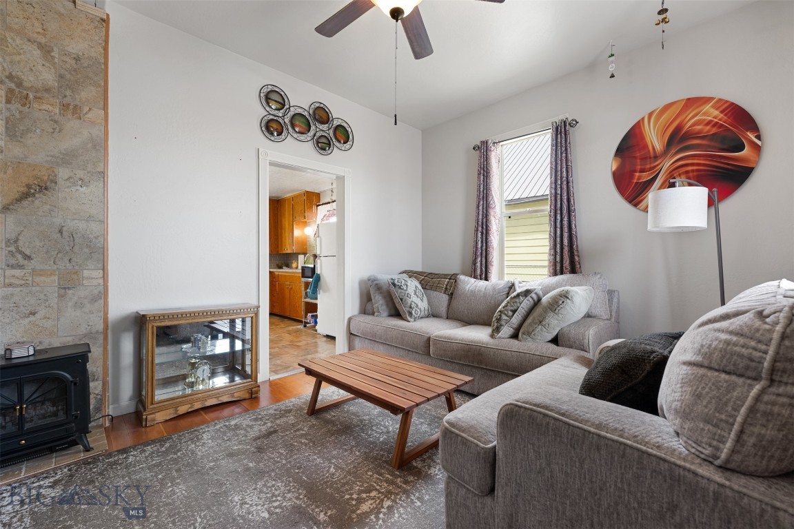 1740 Grand Property Photo 7
