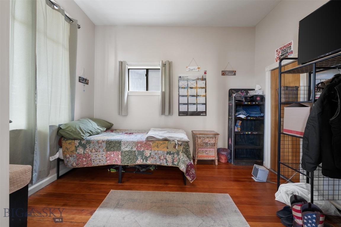 1740 Grand Property Photo 8