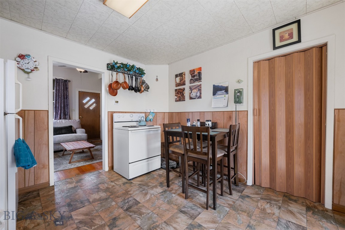 1740 Grand Property Photo 14