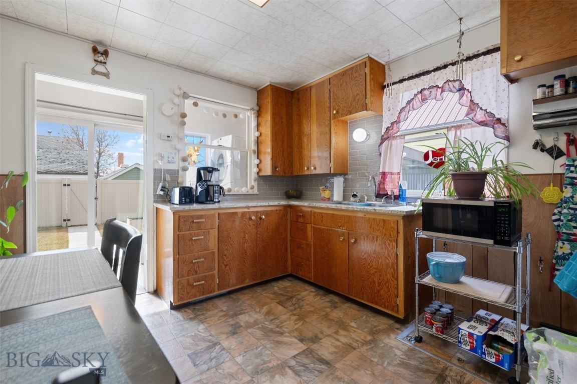1740 Grand Property Photo 16
