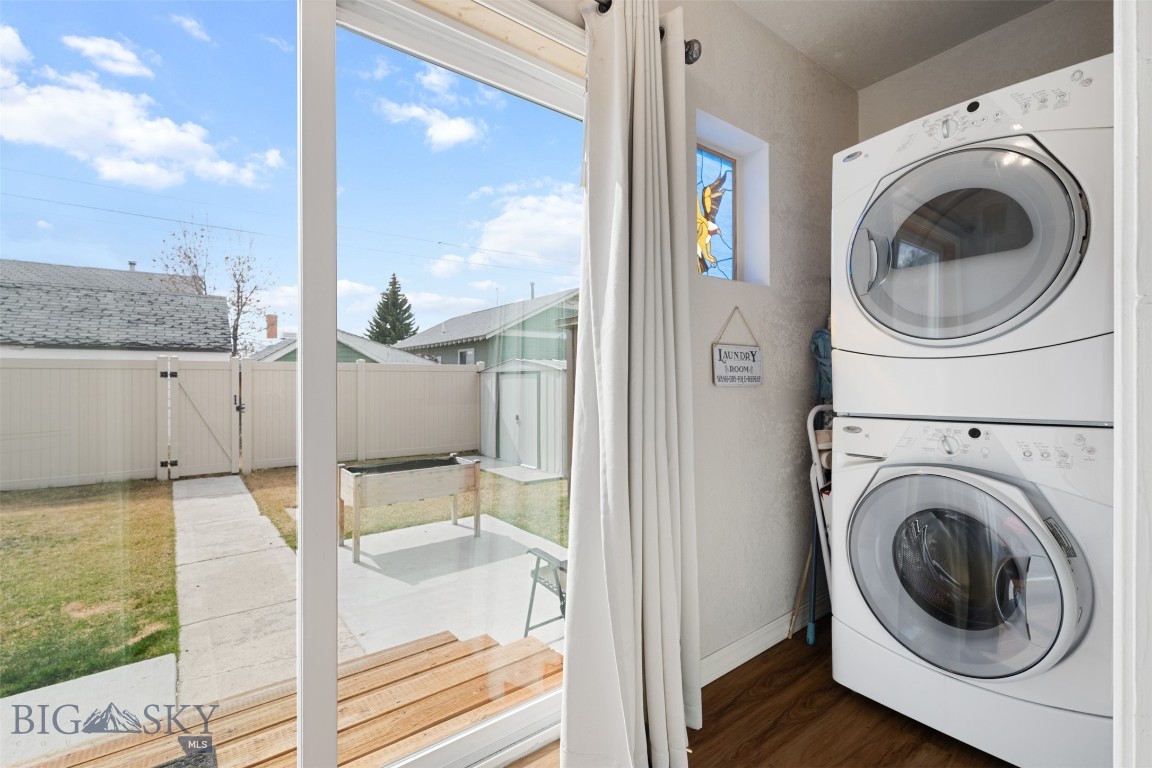 1740 Grand Property Photo 18