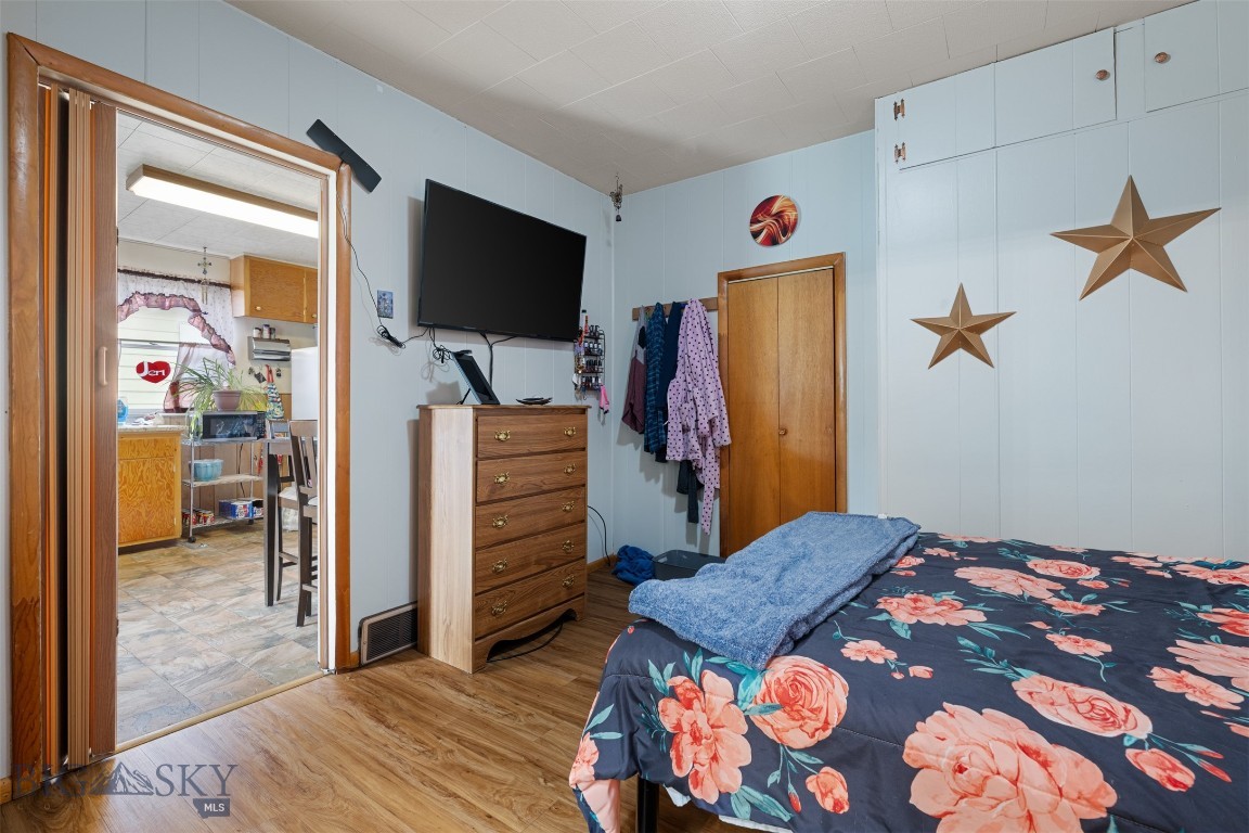 1740 Grand Property Photo 21