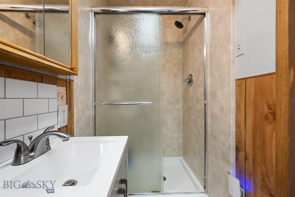 1740 Grand Property Photo 25