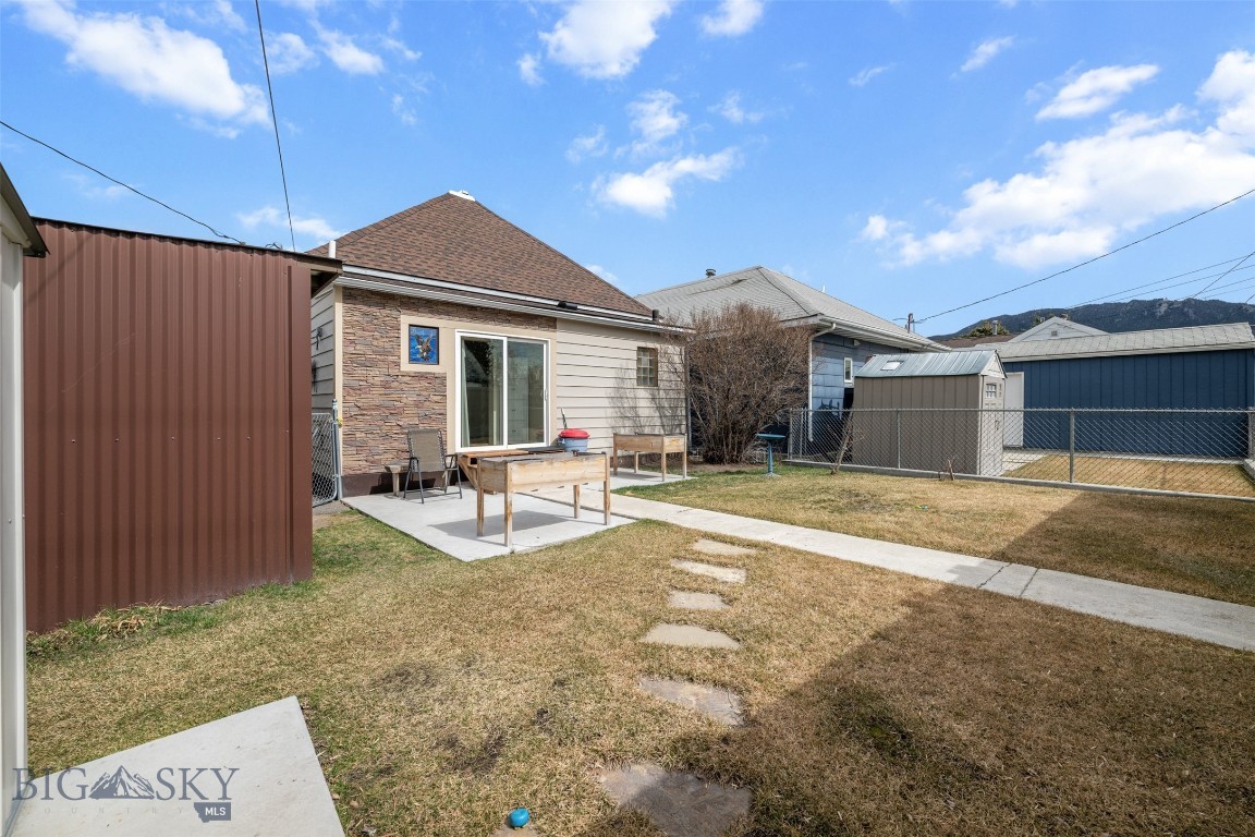 1740 Grand Property Photo 26