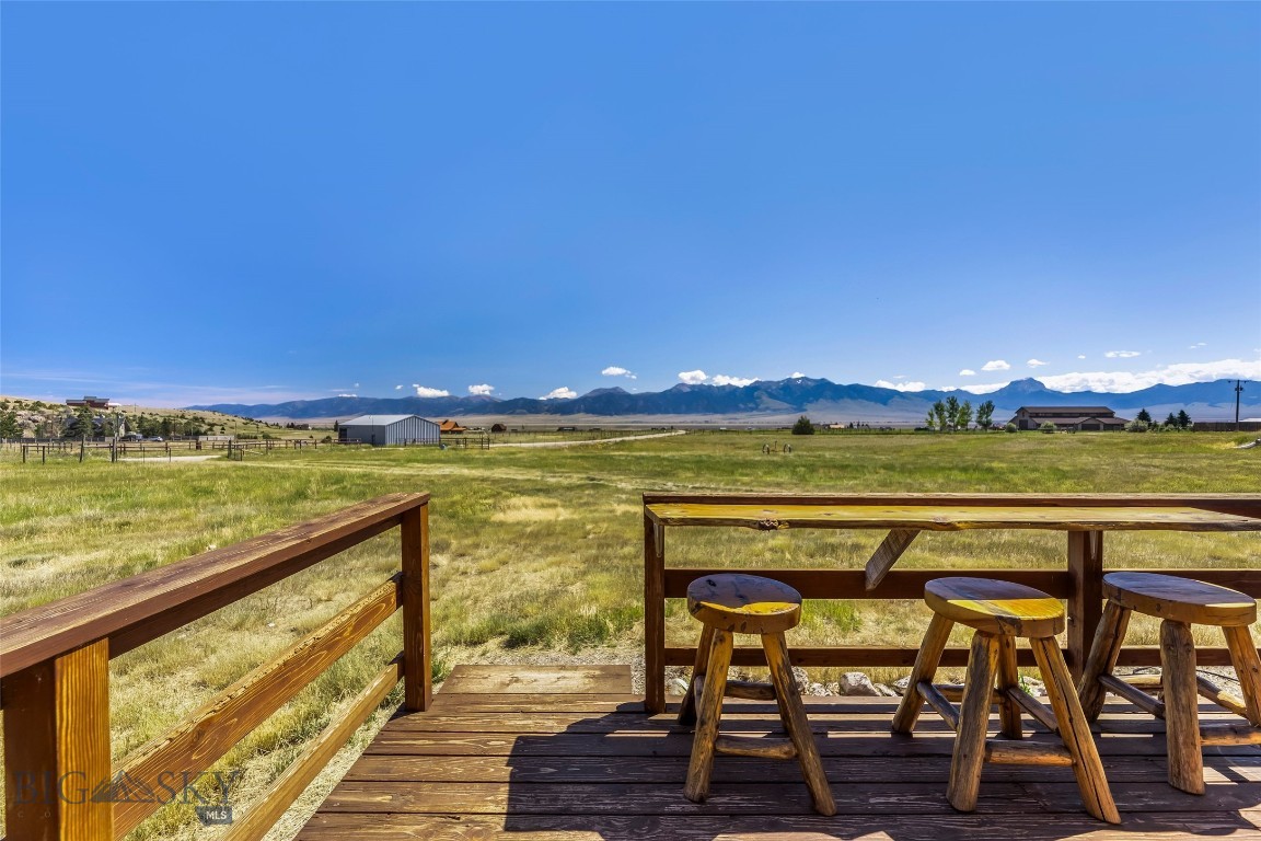 30 Hayfield Loop Trail Property Photo 9