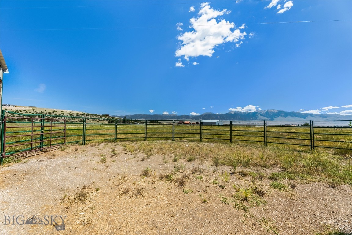 30 Hayfield Loop Trail Property Photo 31