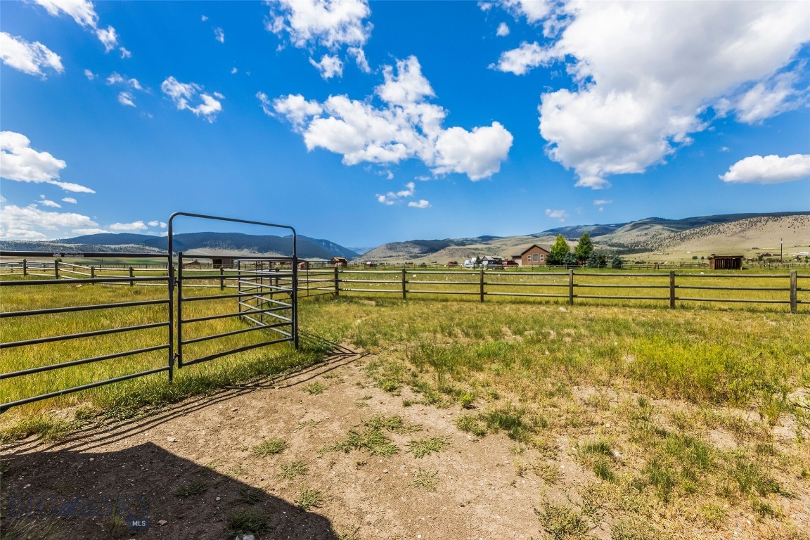 30 Hayfield Loop Trail Property Photo 32