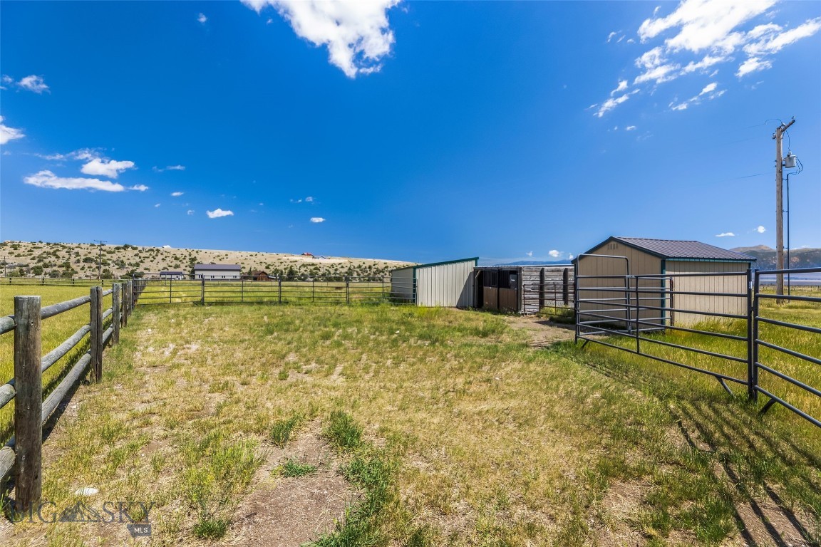 30 Hayfield Loop Trail Property Photo 33