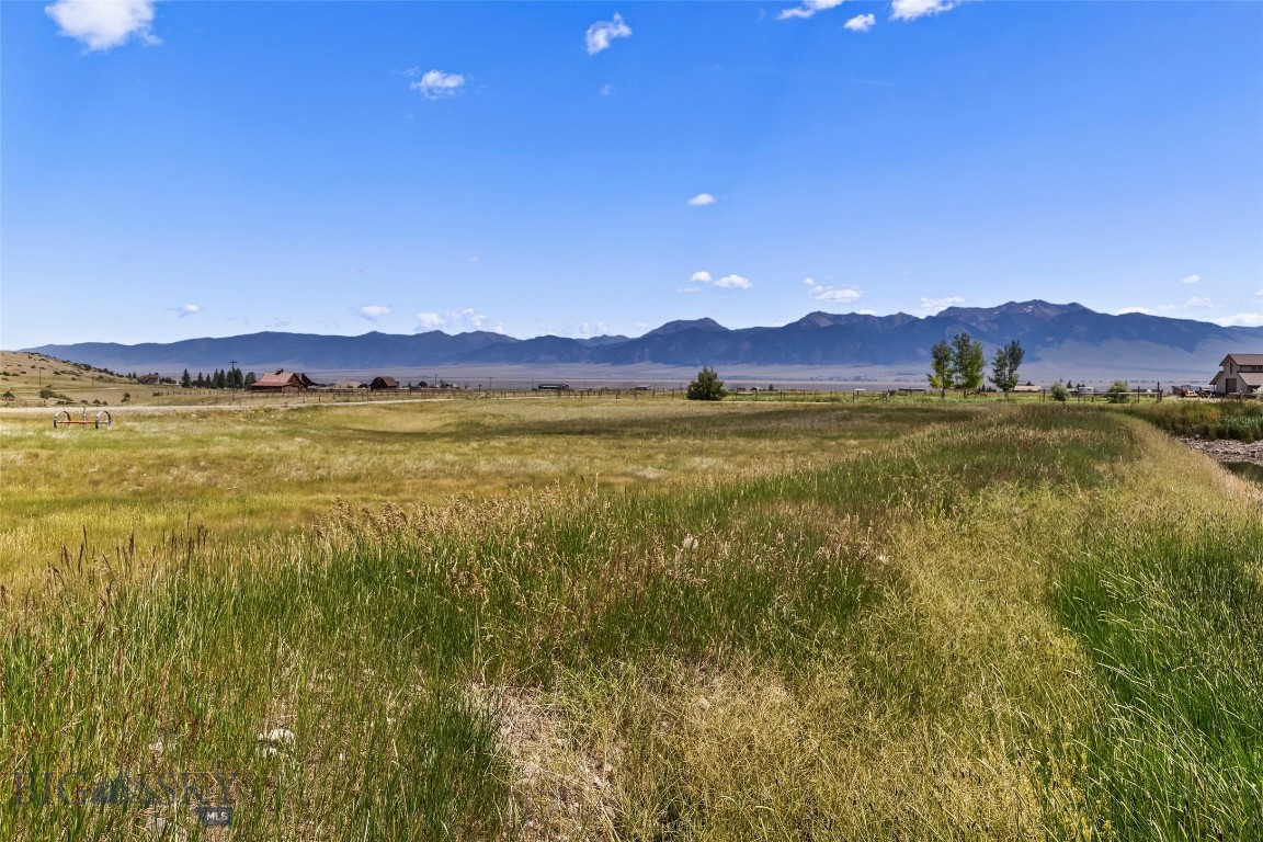 30 Hayfield Loop Trail Property Photo 34
