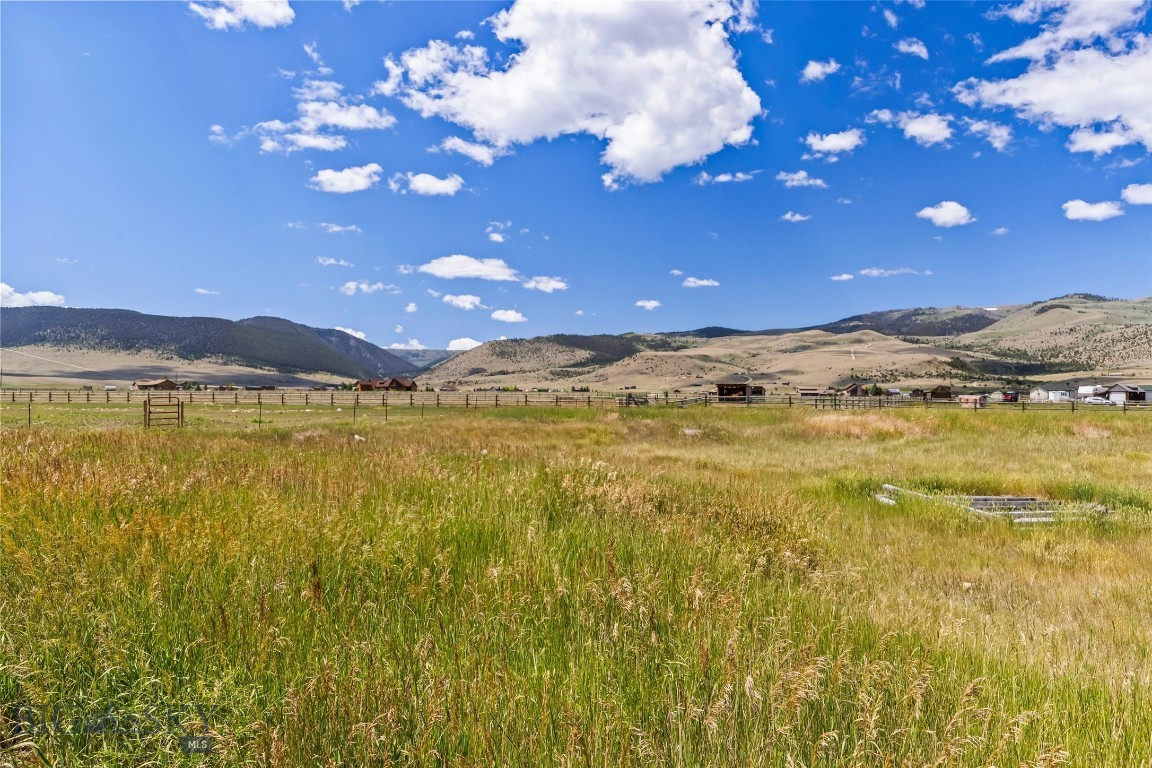 30 Hayfield Loop Trail Property Photo 35