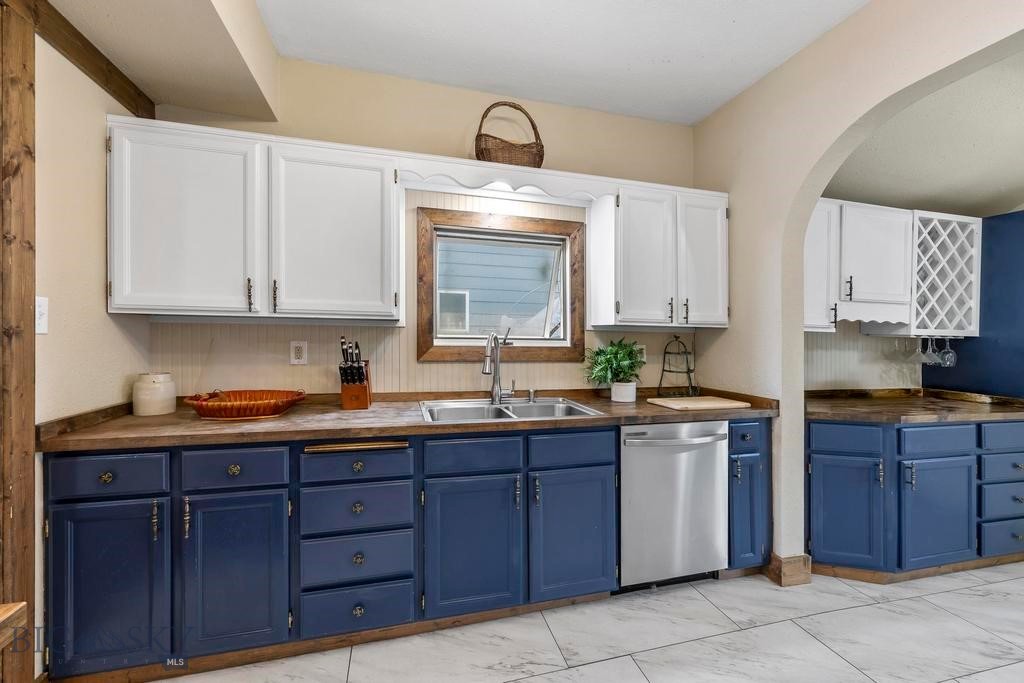 2051 Johns Property Photo 6