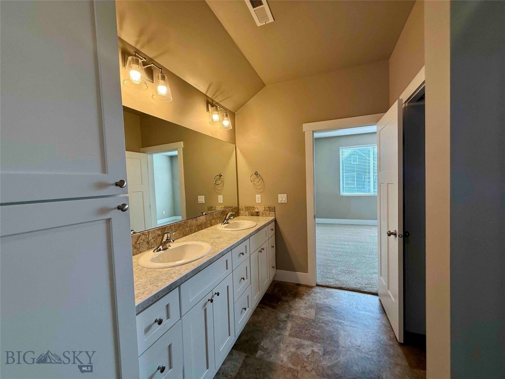 178 Goldcrest Lane Property Photo 11