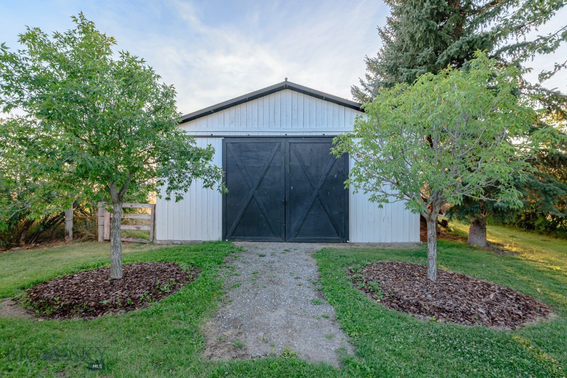 749/745 Rocky Road Property Photo 49