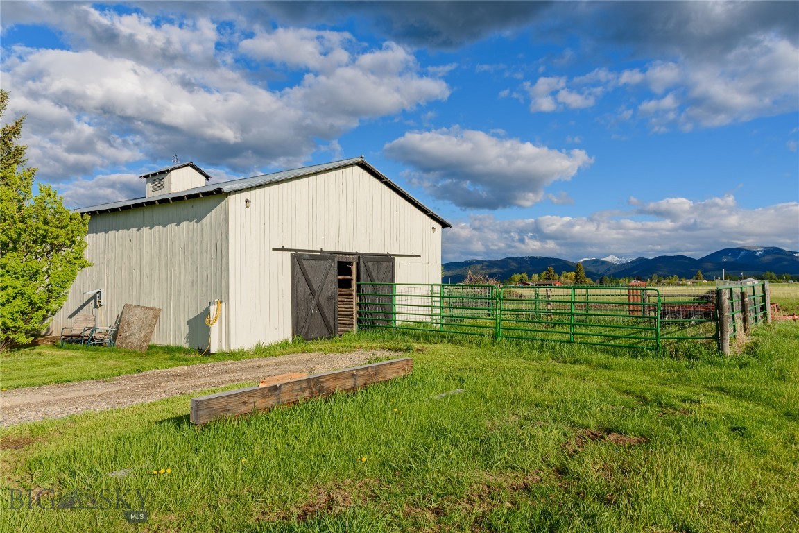 749/745 Rocky Road Property Photo 63