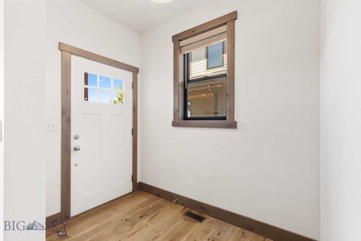 3136 S 15th Avenue Property Photo 5