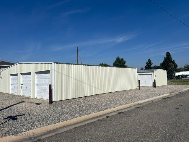 721 / 735 Hobson Property Photo 16