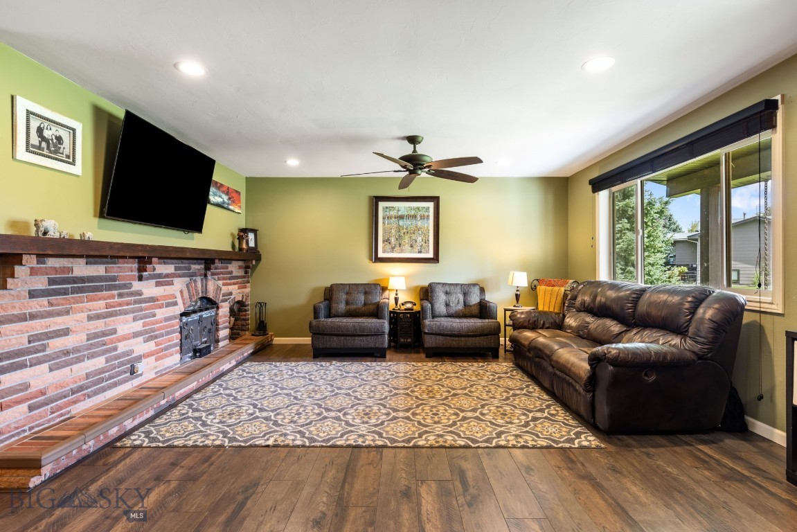 12 Chinook Trail Property Photo 9