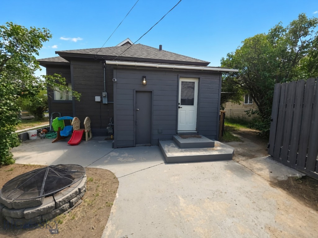 1926 George Street Property Photo 7