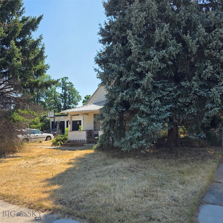 924 W Babcock Street Property Photo 1