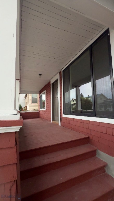 1103 W Mercury Property Photo 3
