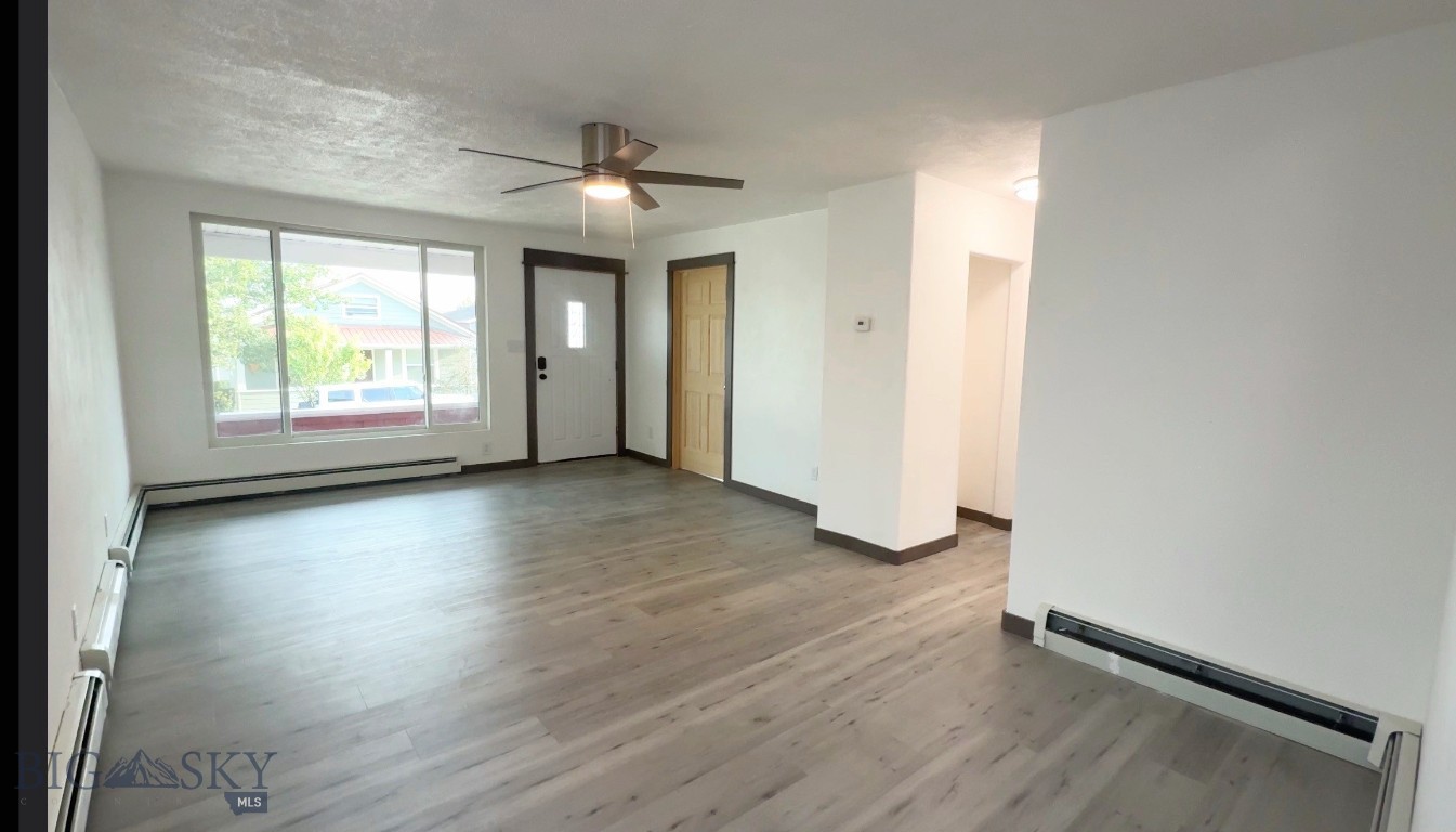 1103 W Mercury Property Photo 5