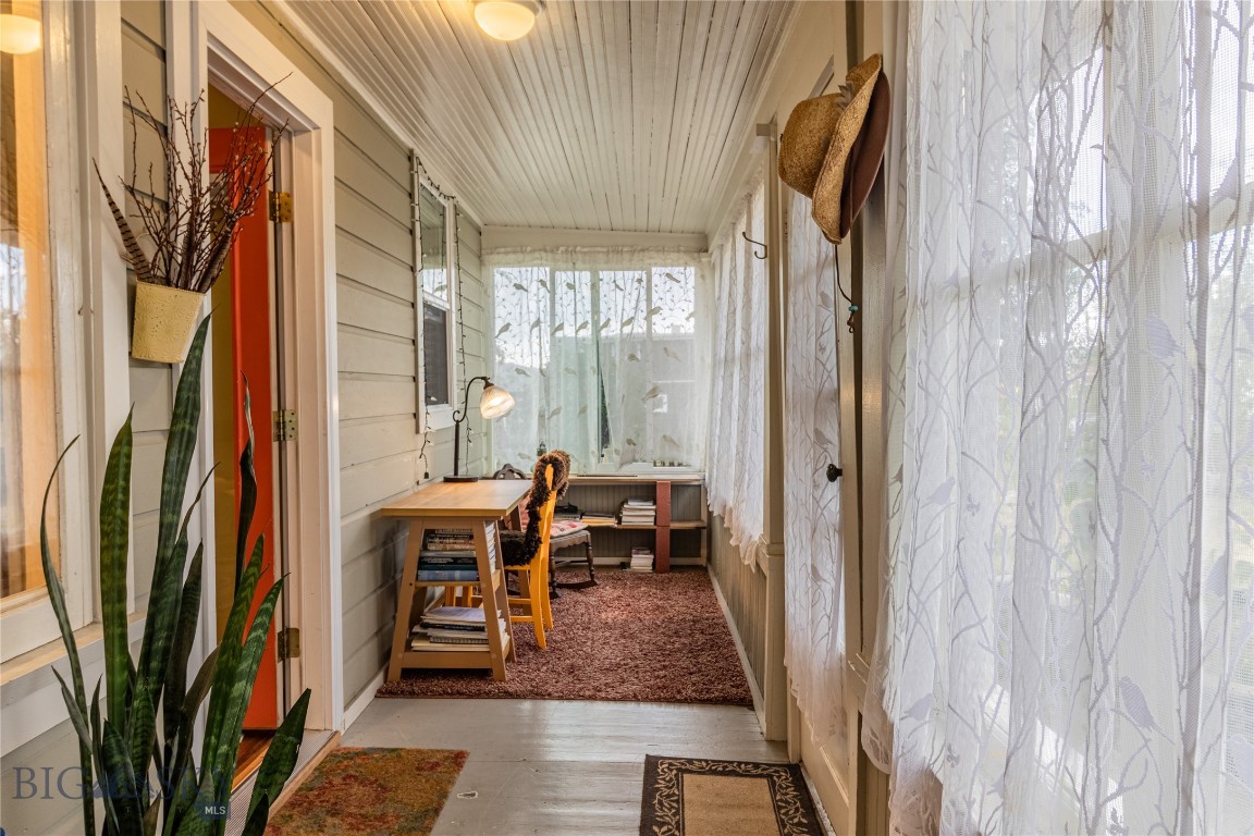 1958 Princeton Street Property Photo 3