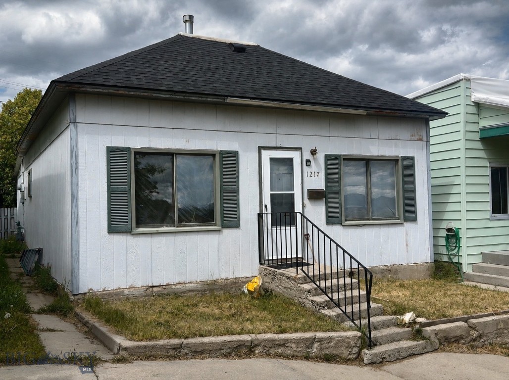 1217 W Silver Property Photo 5