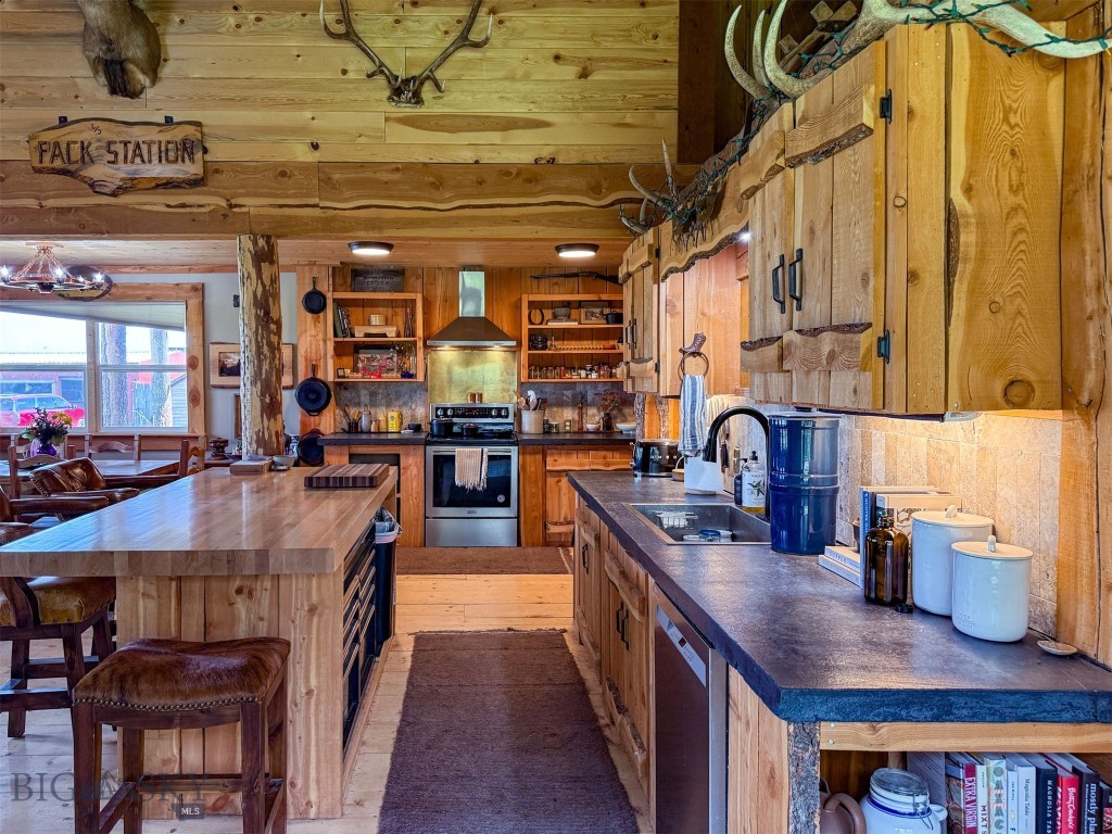 4551 Highway 287 Property Photo 4