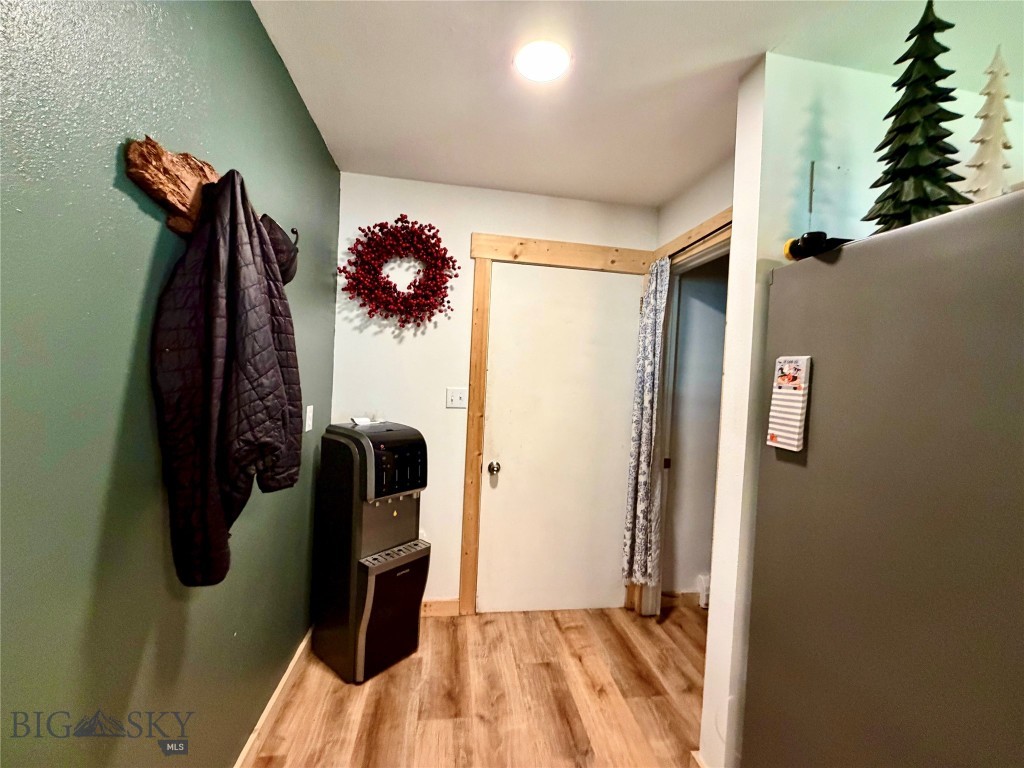1196 Mt-386 Property Photo 8