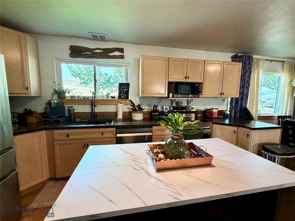 1196 Mt-386 Property Photo 10