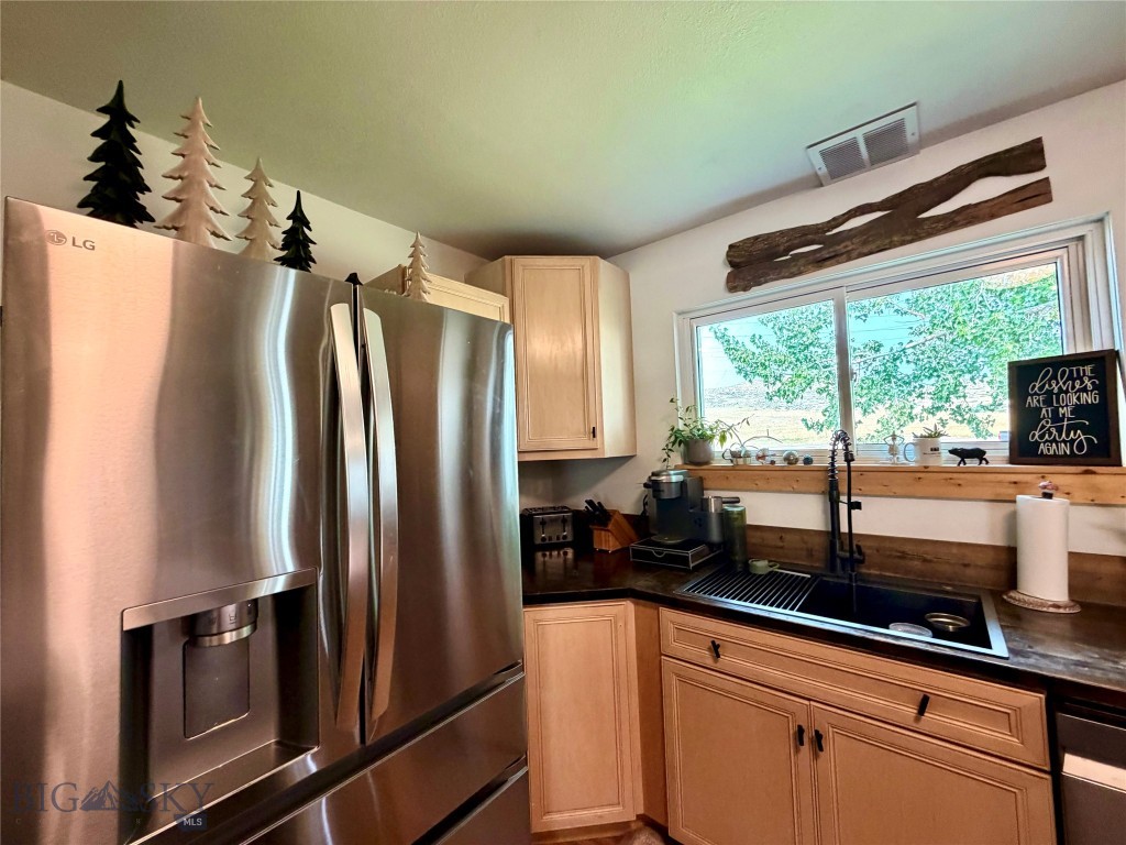 1196 Mt-386 Property Photo 11