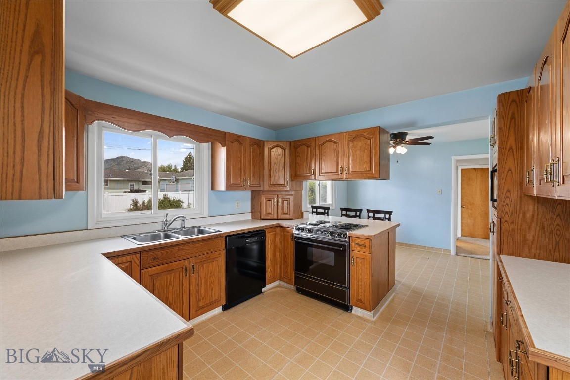 3021 Harvard Avenue Property Photo 6