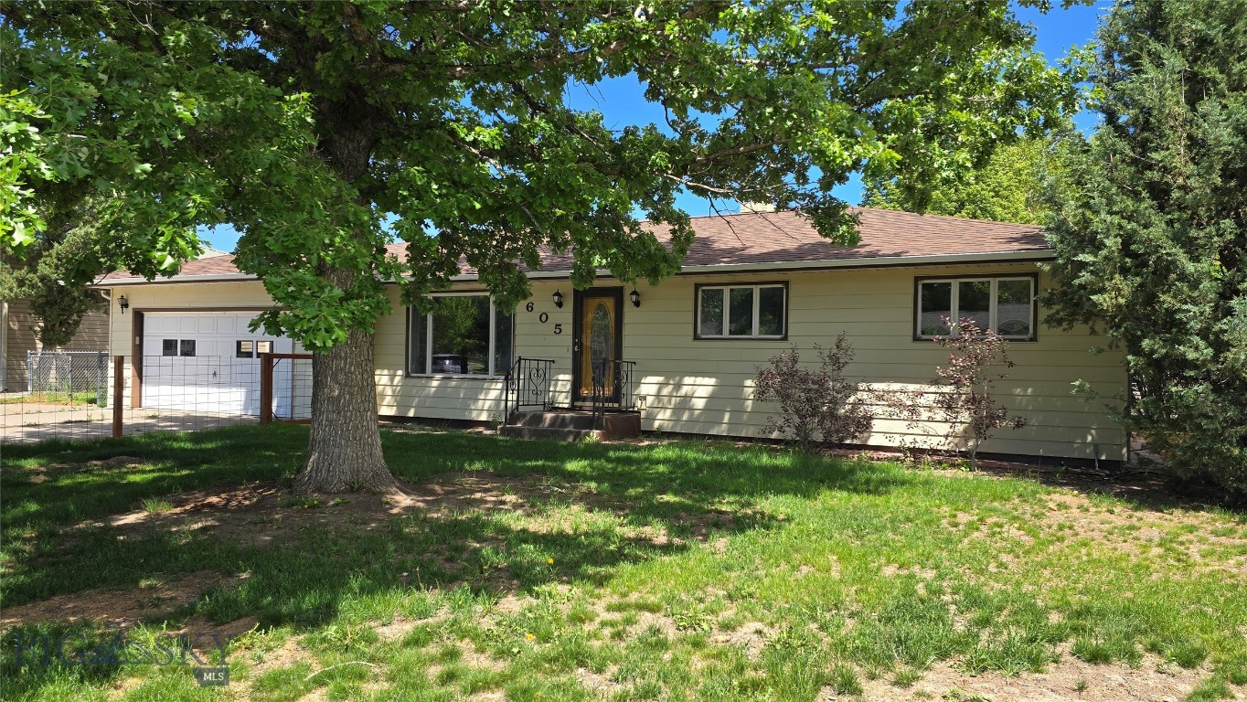 605 Robin Lane Property Photo 1