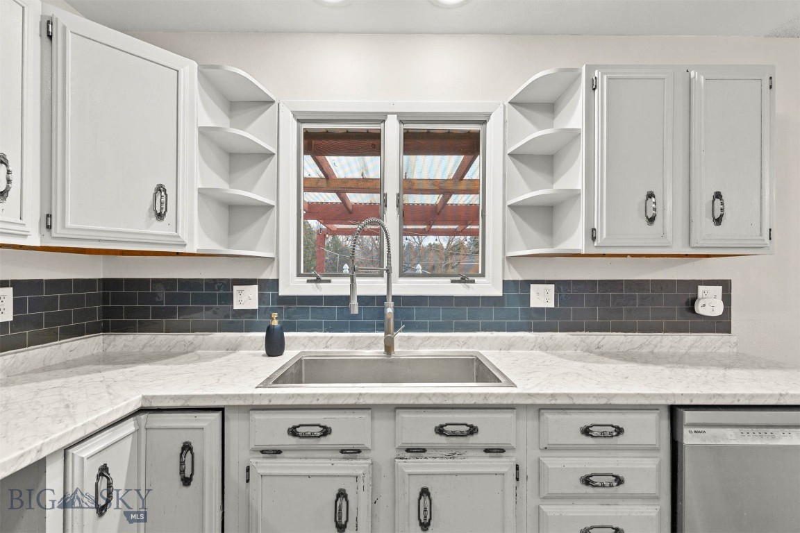 605 Robin Lane Property Photo 13