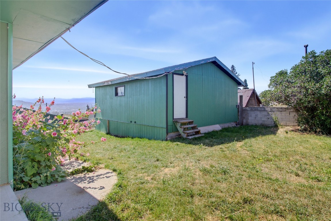 1501 4th Property Photo 6