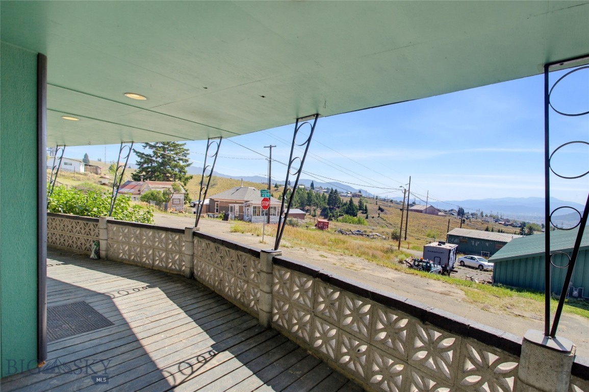 1501 4th Property Photo 7