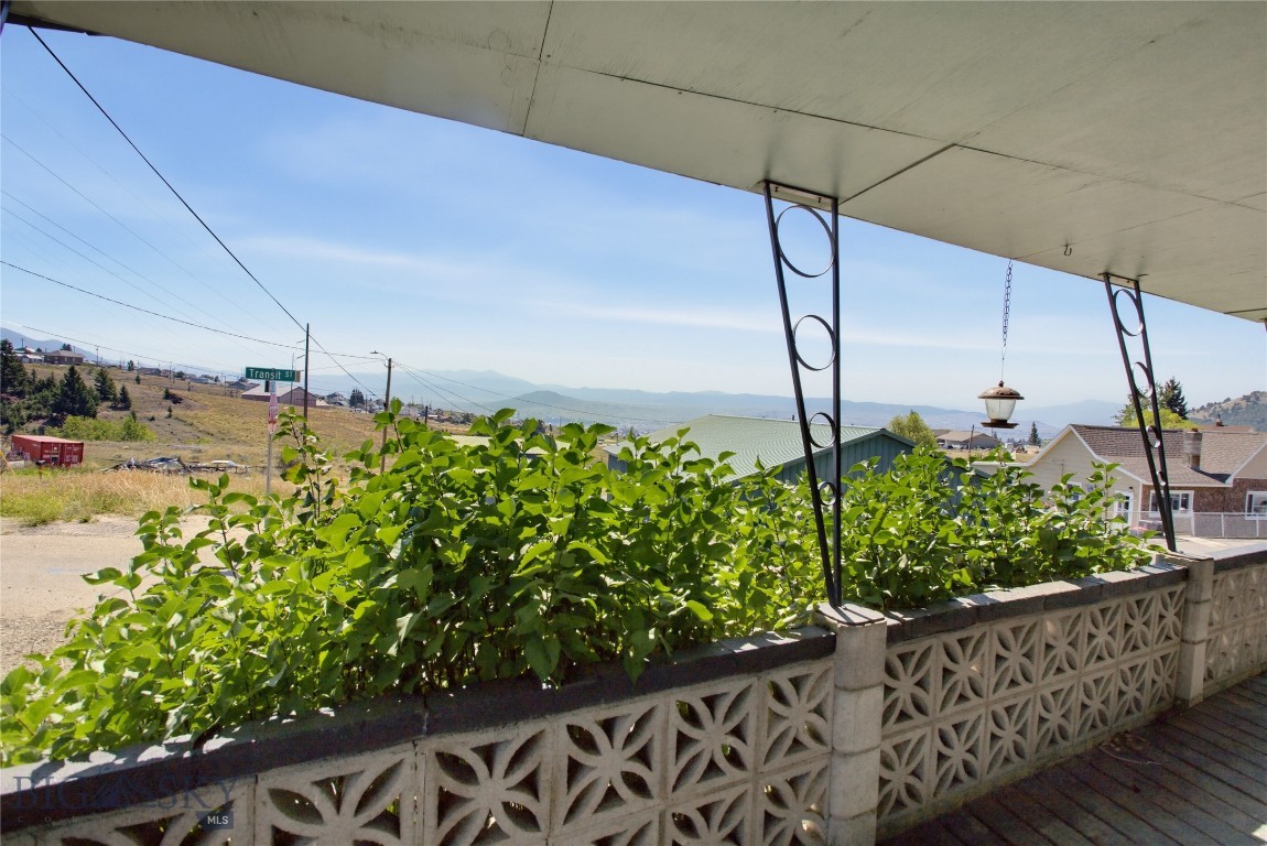 1501 4th Property Photo 8